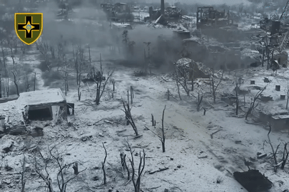 Video xe tăng và UAV Ukraine phối hợp tấn công nơi ẩn nấp của binh sĩ Nga
