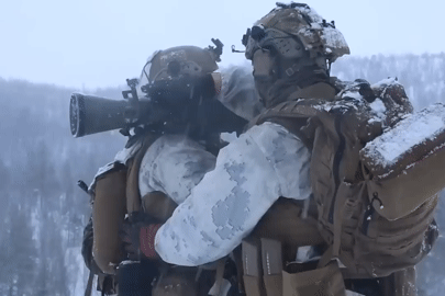 Xem lực lượng tinh nhuệ nhất của NATO rèn quân tác chiến tại Bắc Cực