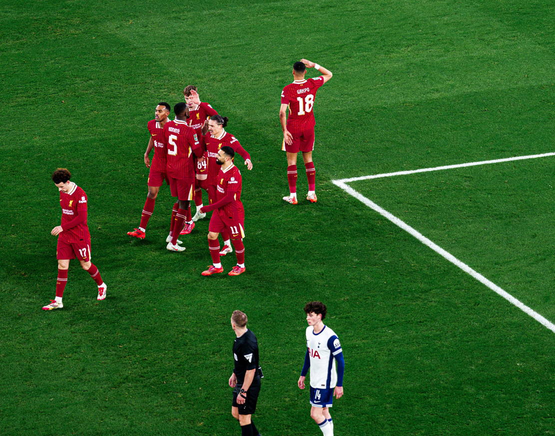 Thổi bay Tottenham, Liverpool đoạt vé vào chung kết cúp Liên đoàn Anh GjIcfOmWYAAO4Yx.jpg