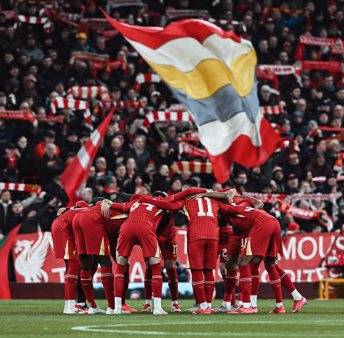 Thổi bay Tottenham, Liverpool đoạt vé vào chung kết cúp Liên đoàn Anh GjIUC9_XYAAGEnL.jpg