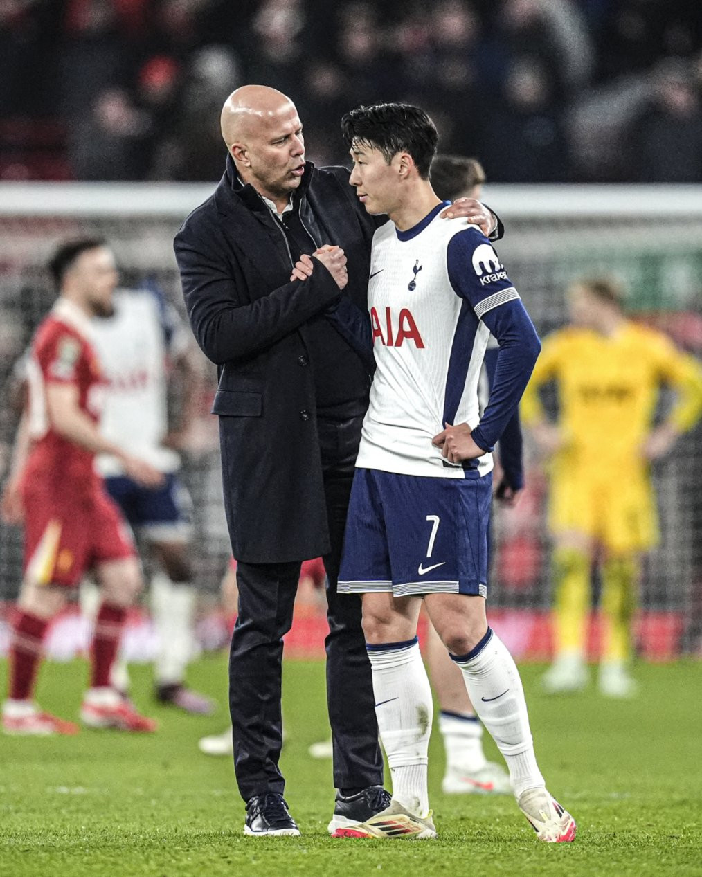 Thổi bay Tottenham, Liverpool đoạt vé vào chung kết cúp Liên đoàn Anh GjIz6C5WAAAq8hB.jpg