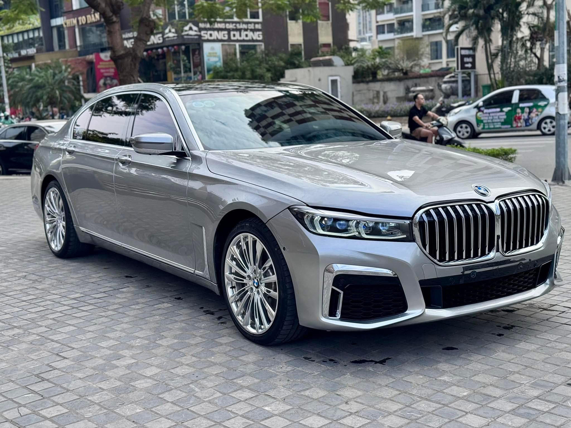 bmw 730li 11.jpg