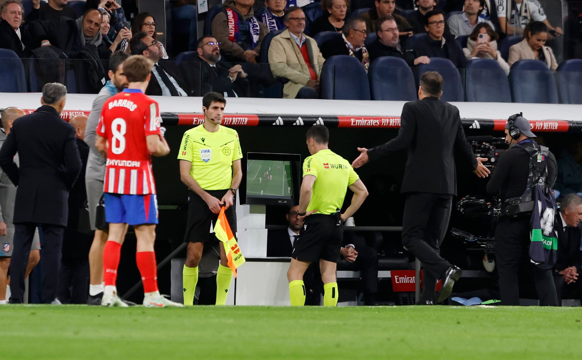 AS. Real Madrid Atletico trong tai.jpg