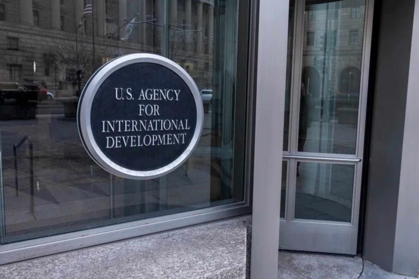 Hoạt động cứu trợ trên toàn thế giới do Mỹ cấp tiền bị đình trệ