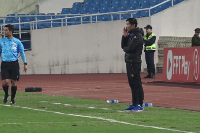 HLV HAGL buồn vì trắng tay trước Viettel, &amp;apos;chê&amp;apos; mặt cỏ sân Mỹ Đình