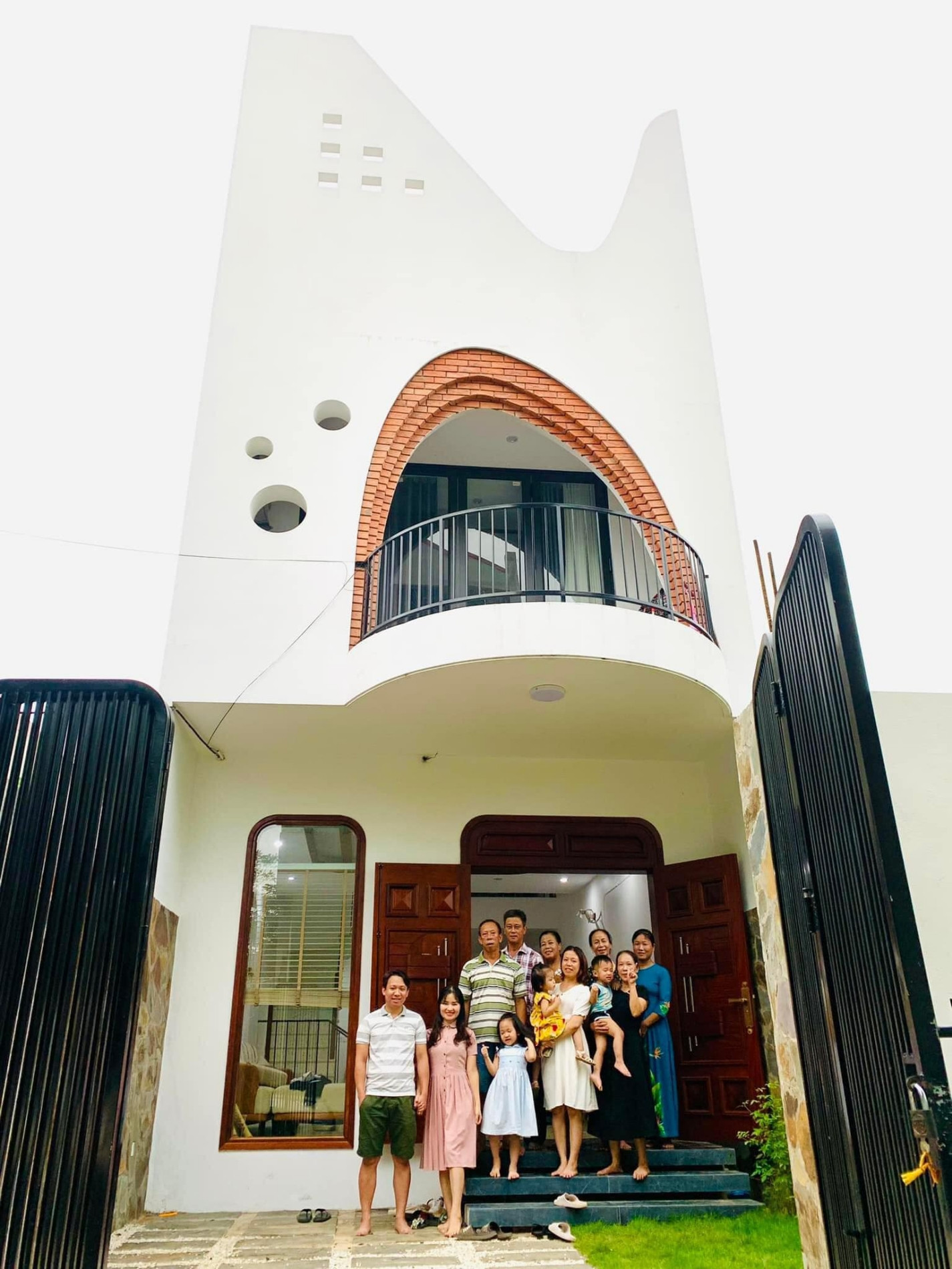 ảnh 15   vợ chồng trẻ xây nhà.jpg