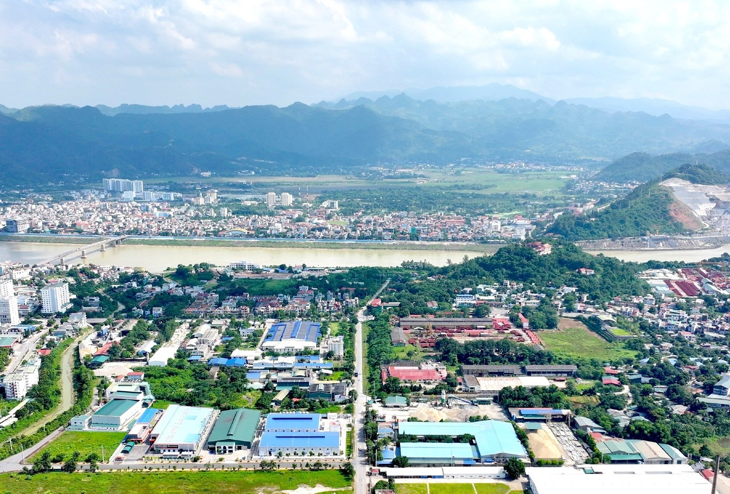 Dạ Hợp góp phần đưa Hòa Bình vươn mình phát triển