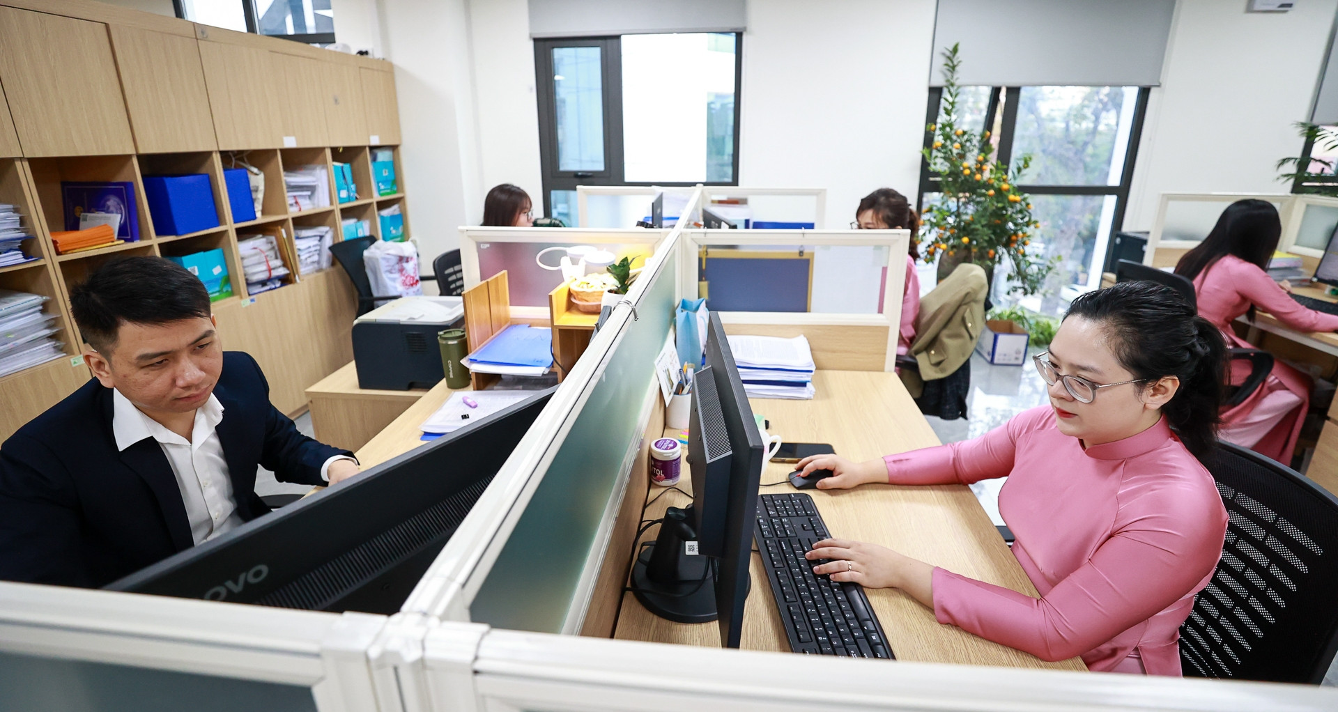 Bộ Chính trị: Tạm dừng bổ nhiệm chức danh lãnh đạo, quản lý cấp tỉnh, huyện, xã