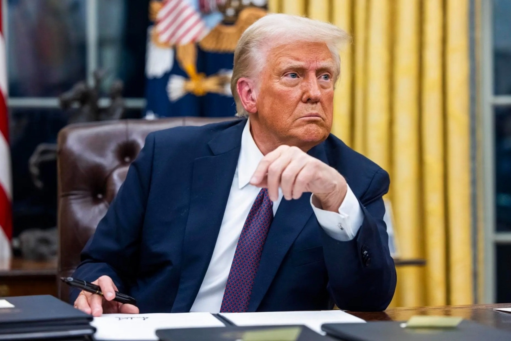 Các quyết sách gây chấn động của Tổng thống Trump trong 50 ngày đầu nhiệm kỳ 2