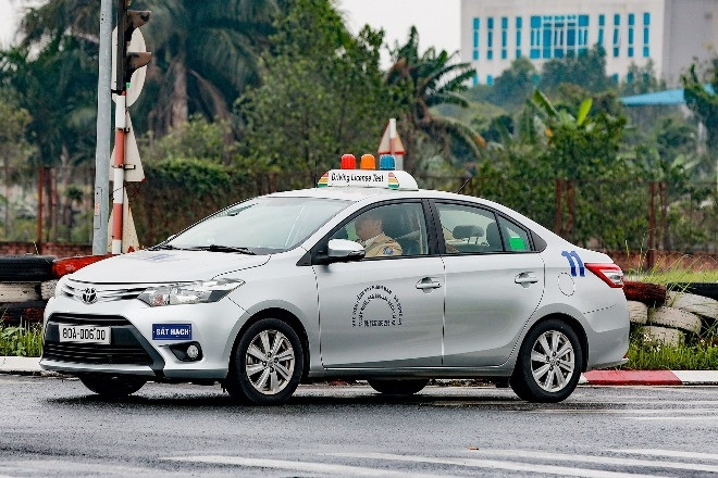 Có được đổi bằng lái B2 sang hạng B hoặc C1?