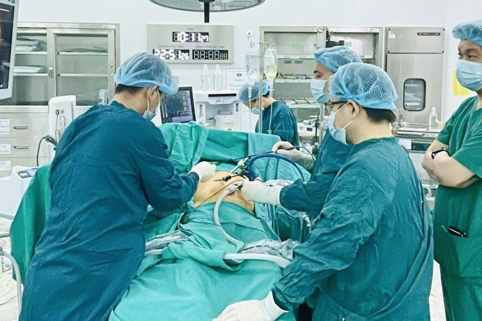 Người đàn ông phải cắt gan vì sơ suất sau ăn từ 1 tháng trước