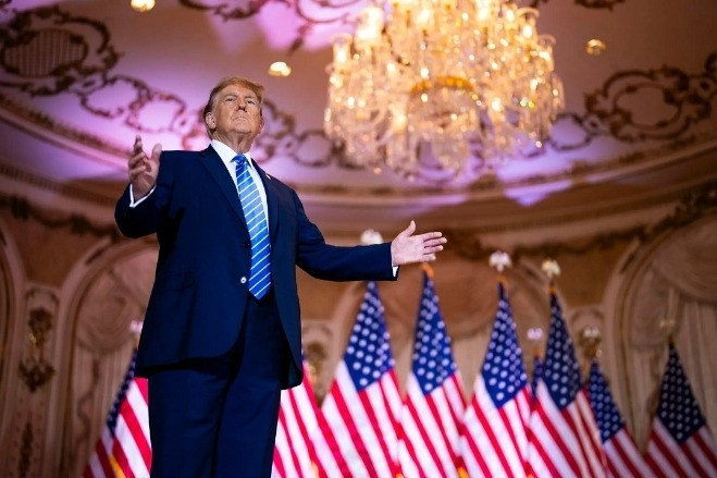 Ông Trump chỉ trích Tổng thống Ukraine, khẳng định vẫn cứng rắn với Nga
