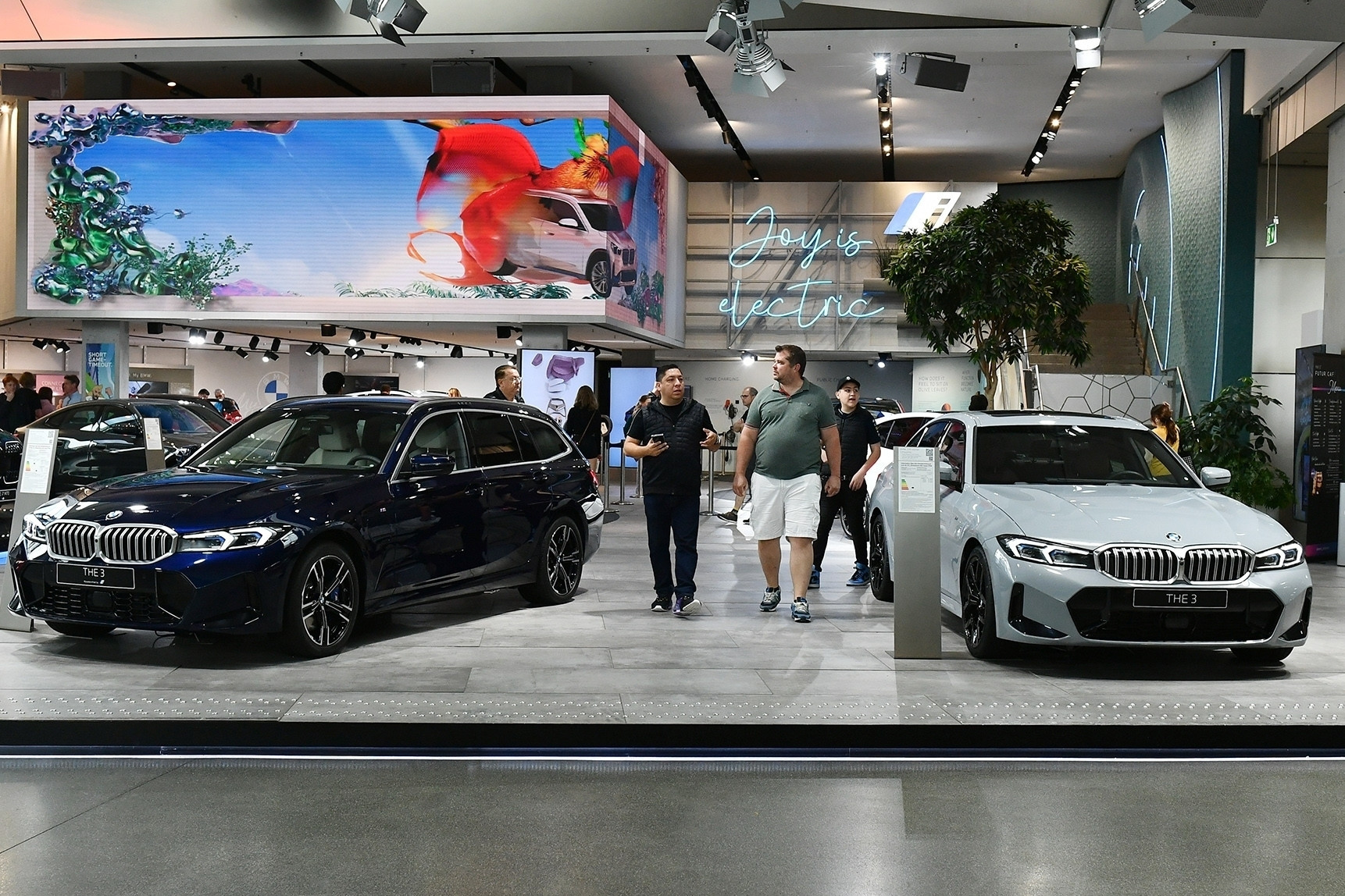 Thanh niên bị bắt vì sử dụng ảnh chuyển tiền giả bằng photoshop để mua 3 xe BMW