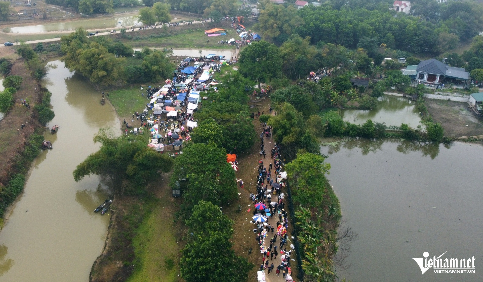 w a12nu sinh thanh hoa khoc thet jpg 66639.jpg