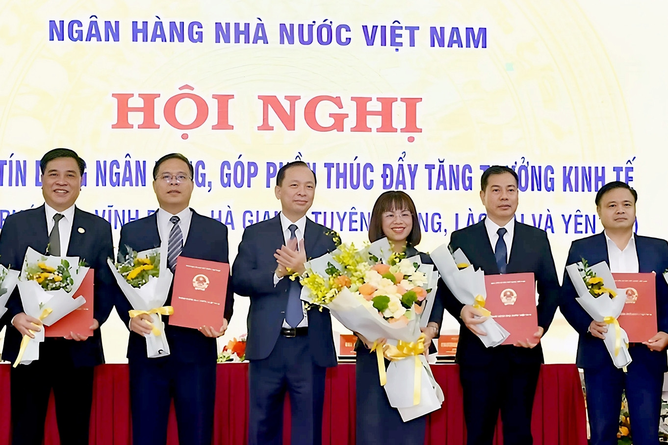 Ngân hàng Nhà nước chi nhánh Khu vực 4 đi vào hoạt động, lãnh đạo gồm những ai?