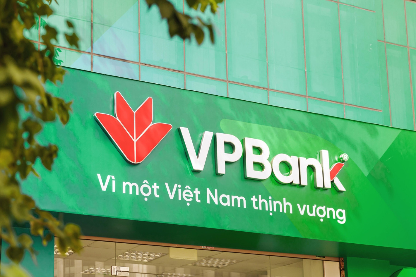 Thấu chi ứng lương VPBank - hỗ trợ tài chính cấp bách cho người lao động