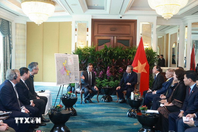 tong bi thu to lam doanh nghiep singapore 5.jpg