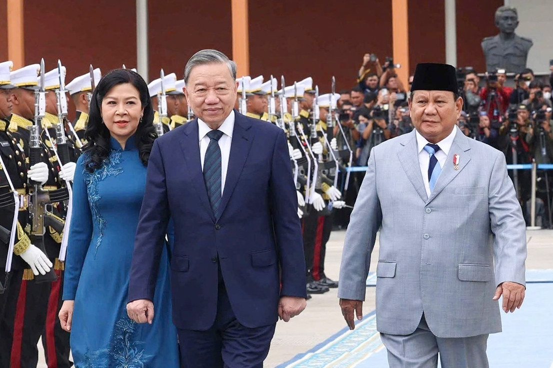 Tổng thống Indonesia ra sân bay tiễn Tổng Bí thư Tô Lâm và Phu nhân