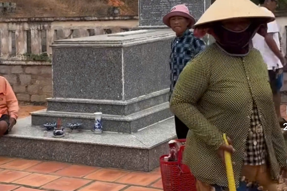 Vụ nhóm người 'xin đểu' tại nghĩa trang: Làm rõ dấu hiệu cưỡng đoạt tài sản