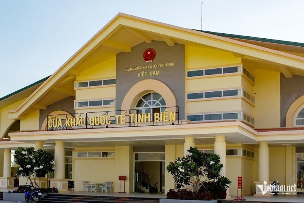 W-cua khau qt tinh bien 77712.jpg