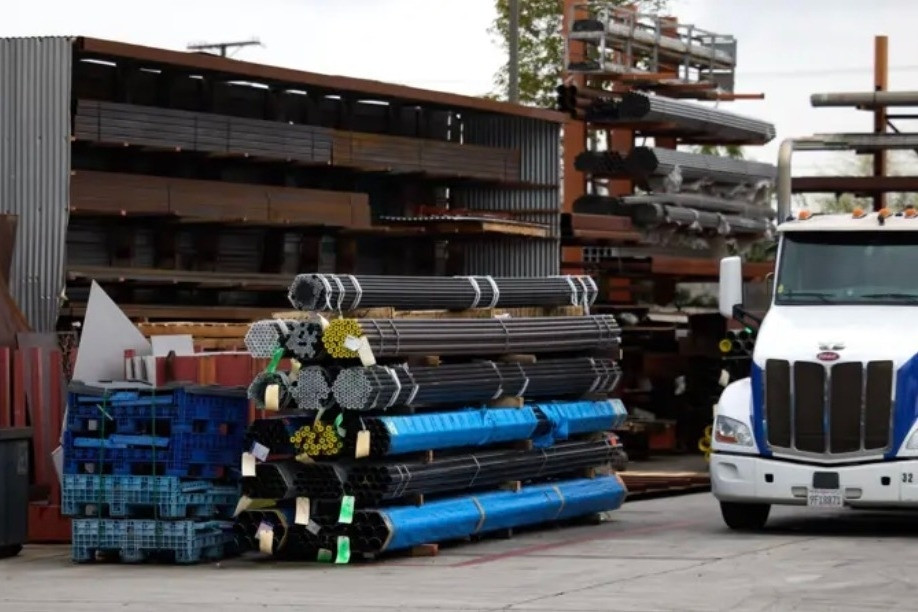 Châu Âu 'trả đũa' tức thì sau khi Mỹ áp thuế mới với nhôm, thép