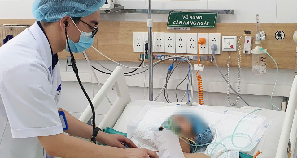 Cô gái tổn thương não nặng, vẫn đang nguy kịch vì uống thuốc giảm cân