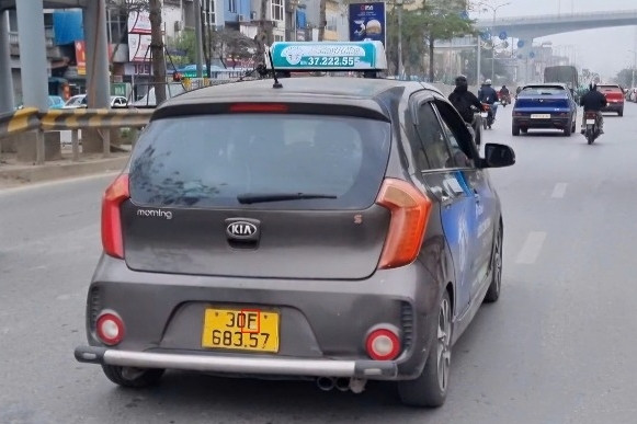 Liên tiếp phát hiện tài xế che biển số để 'né' phạt nguội ở Hà Nội