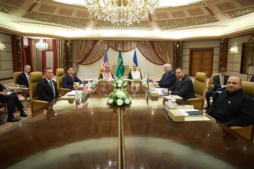 Mỹ nối lại viện trợ quân sự, cung cấp tin tình báo cho Ukraine