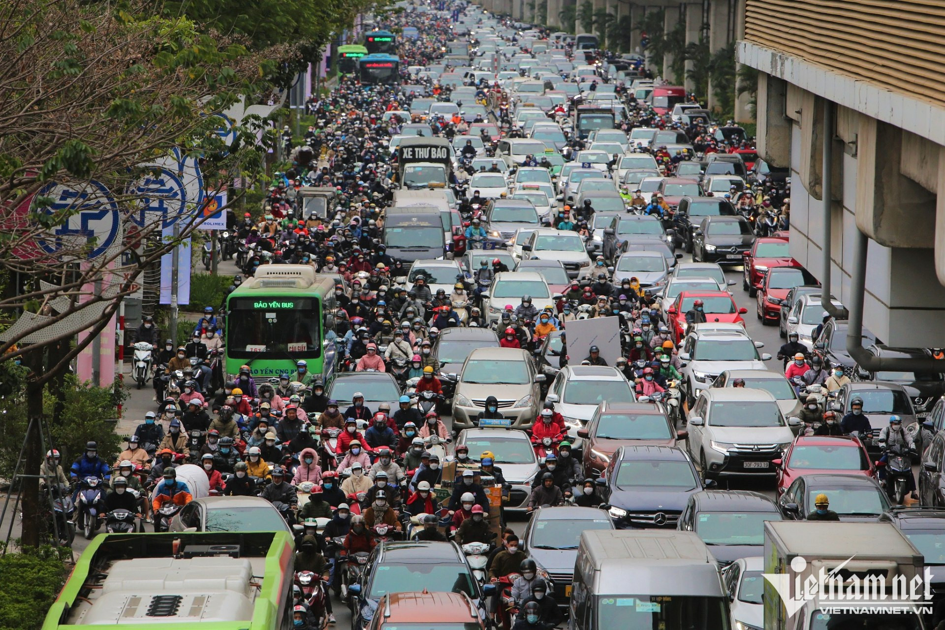 O to xe may dong duc.jpg