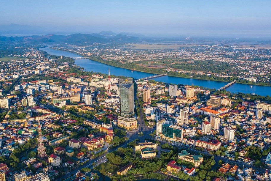Thành phố trực thuộc trung ương nào ở nước ta giáp biên giới?