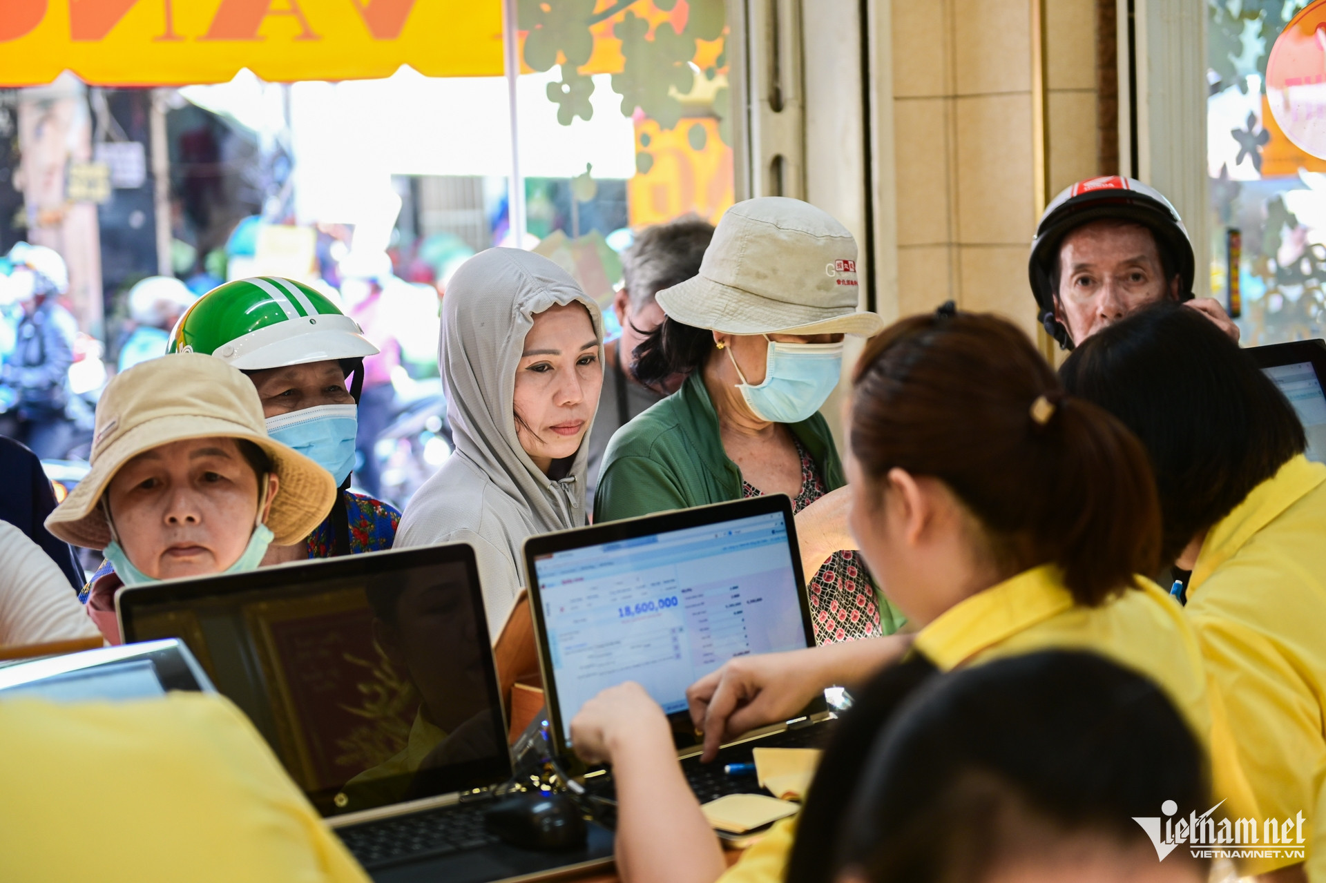 W-vàng   nguyễn huế 3.jpg