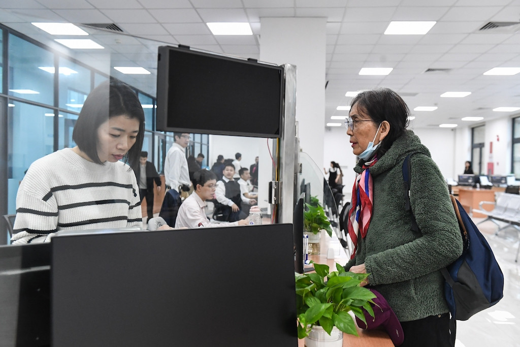 Quy định về thời gian và mức đóng BHXH của nam và nữ trong Luật BHXH 2024
