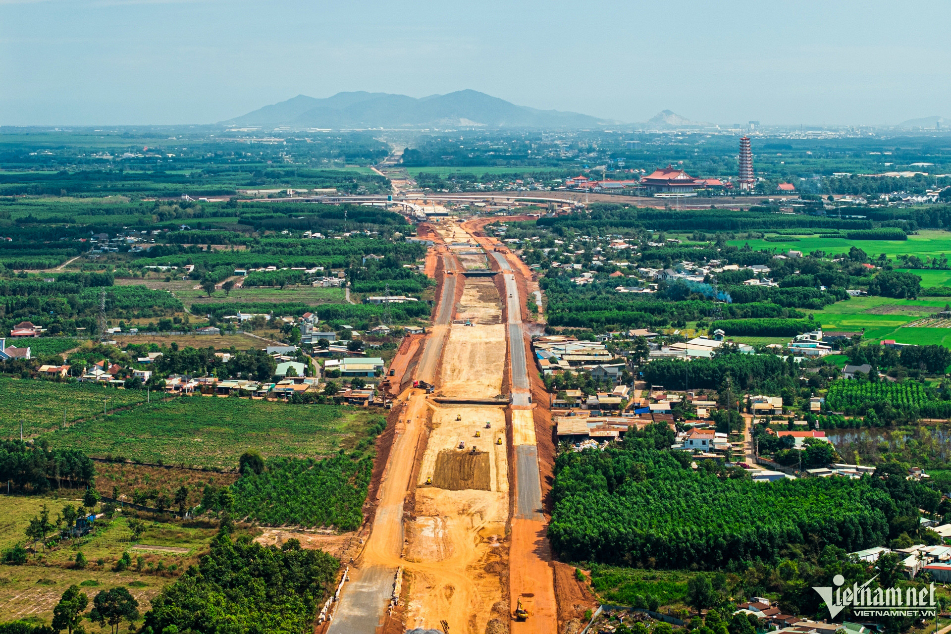 san bay long thanh 21 112919.jpg