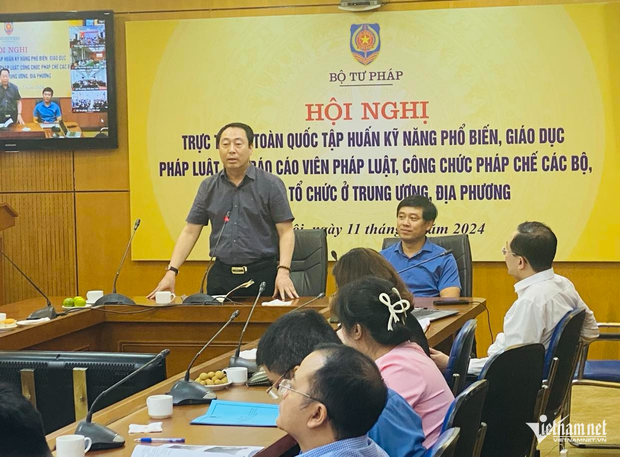 W-hội nghị 3 le ve.jpeg