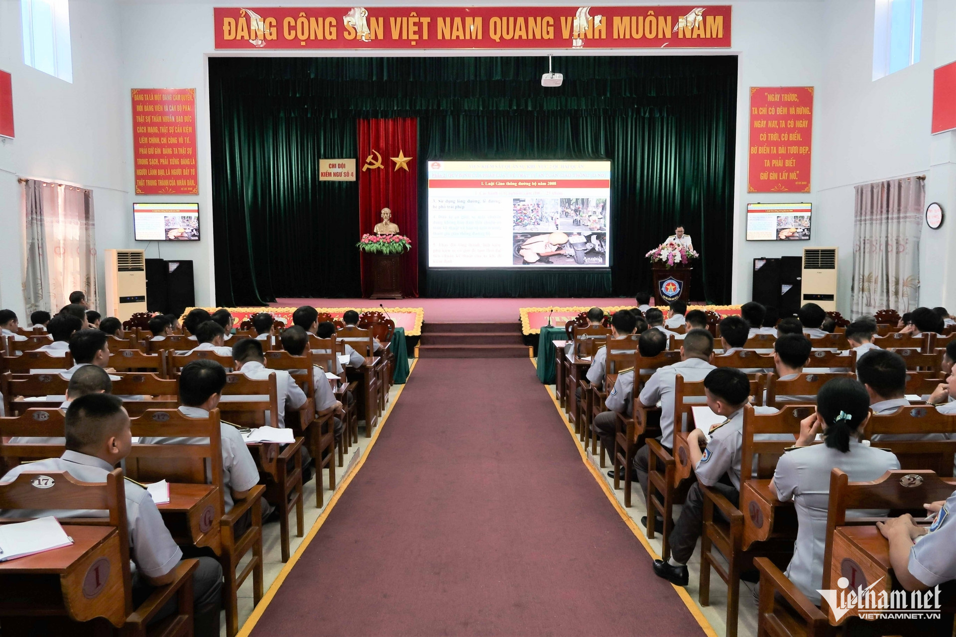 W-pho bien phap luat 3323.jpeg