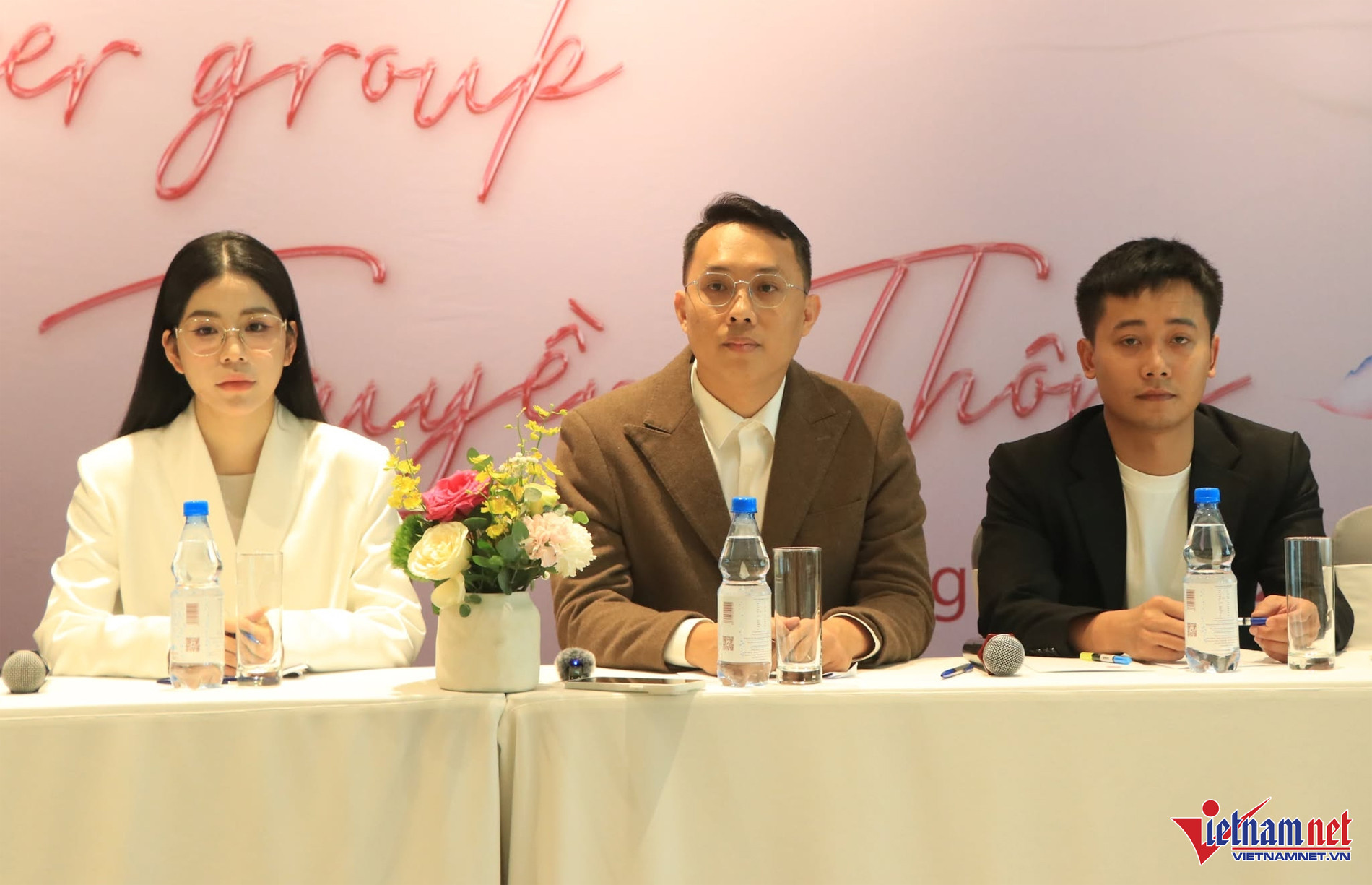 W-xin loi anh top 2.jpg