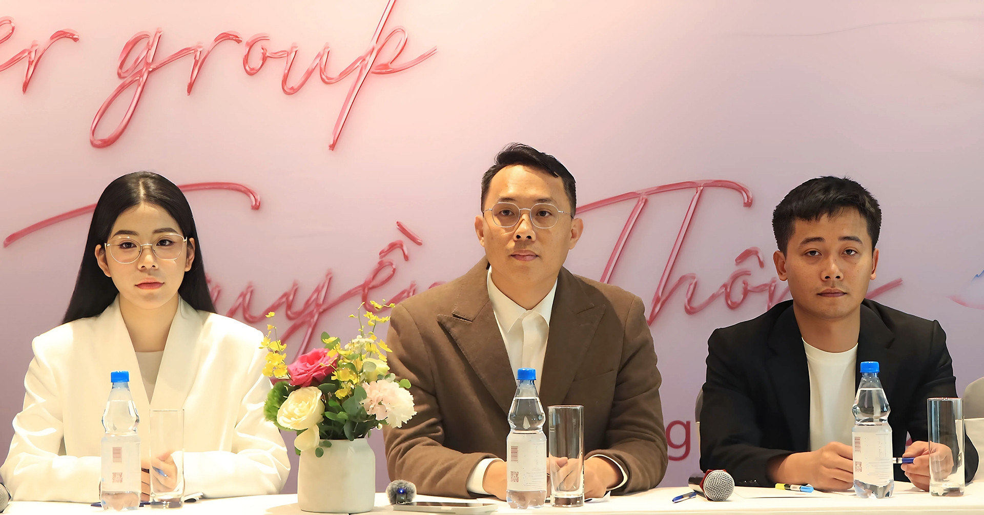 Công ty của Hằng Du Mục chỉ dẫn người mua kẹo rau cách hoàn tiền