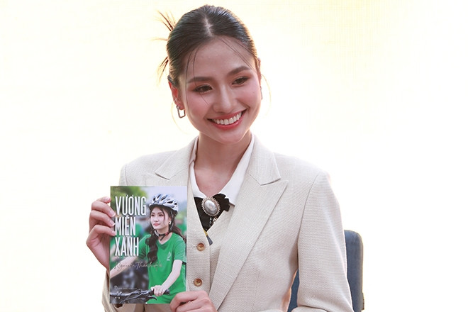 Hoa hậu Nguyễn Thanh Hà viết sách truyền cảm hứng bảo vệ môi trường