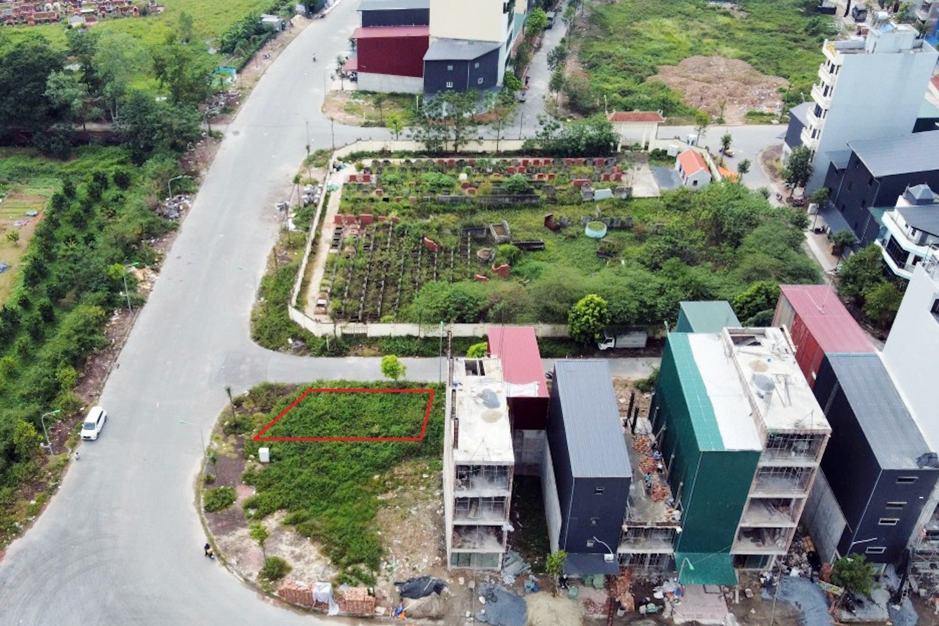 Dấu hiệu đáng ngờ từ cơn sốt đất ‘chết yểu’; xôn xao vụ 5 tỷ/m2 đất đấu giá