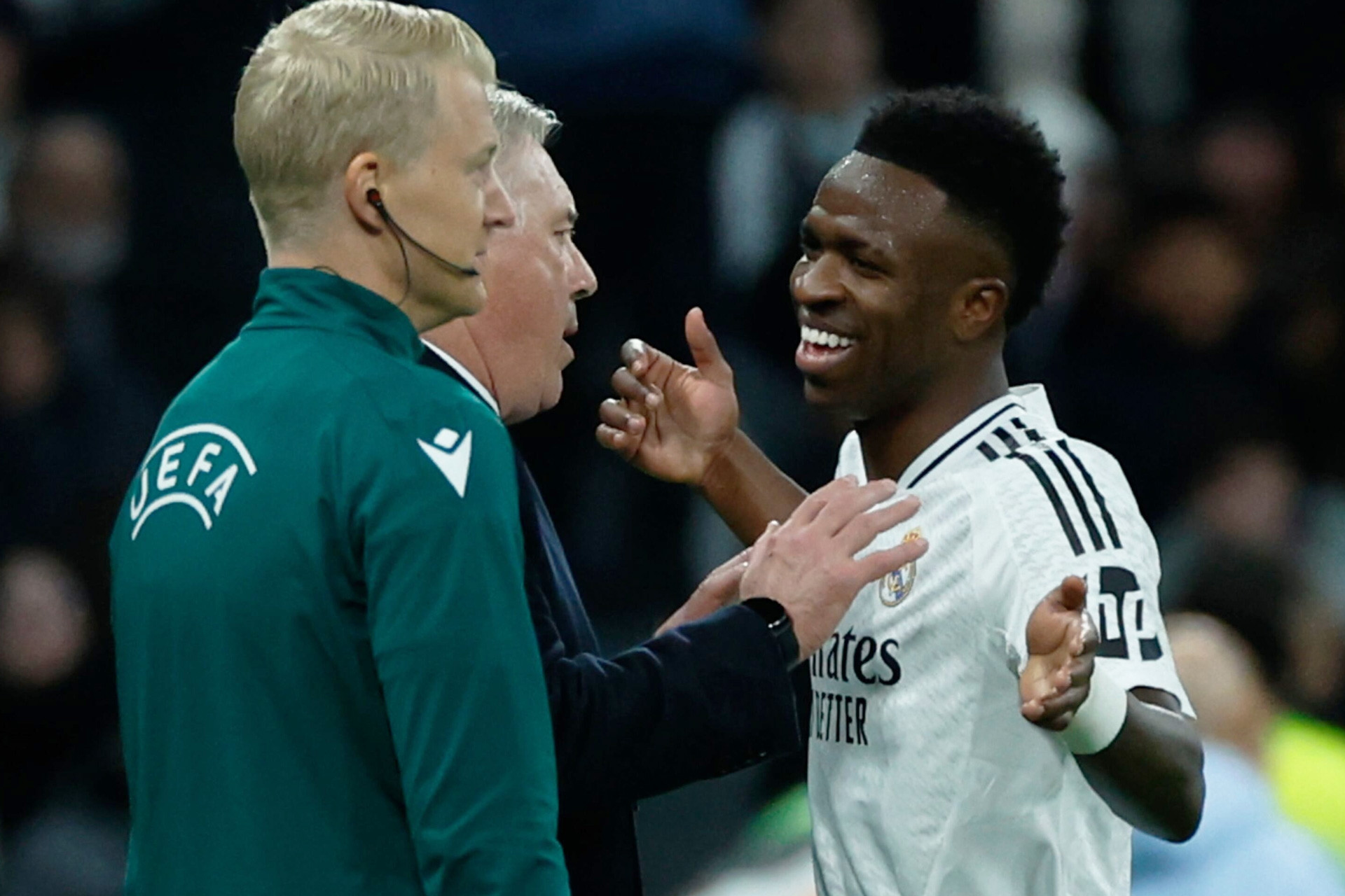 Vấn đề của Real Madrid: Ancelotti đau đầu vì thói quen xấu Vinicius