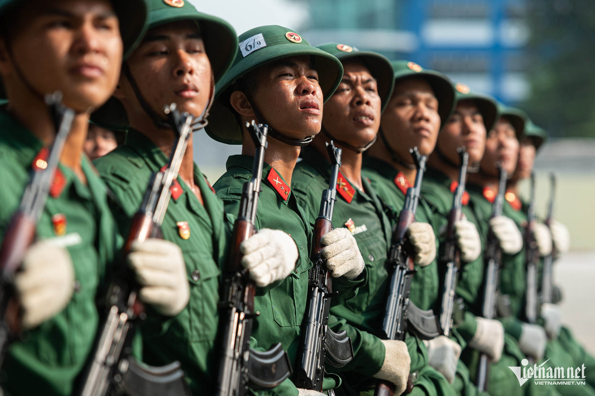 W-diễu binh nguyễn huế 7.jpg