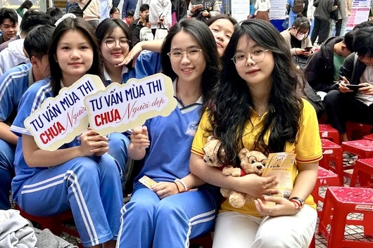 Bản tin trưa 16/3: Bộ GD-ĐT nêu nhiều điểm mới thi tốt nghiệp THPT 2025