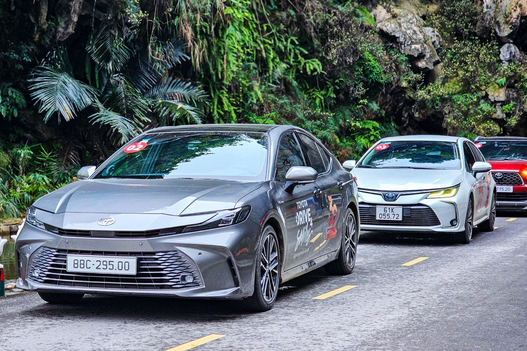 Ngoại trừ Toyota Camry, các mẫu xe sedan cỡ D còn lại đều 'ế ẩm'