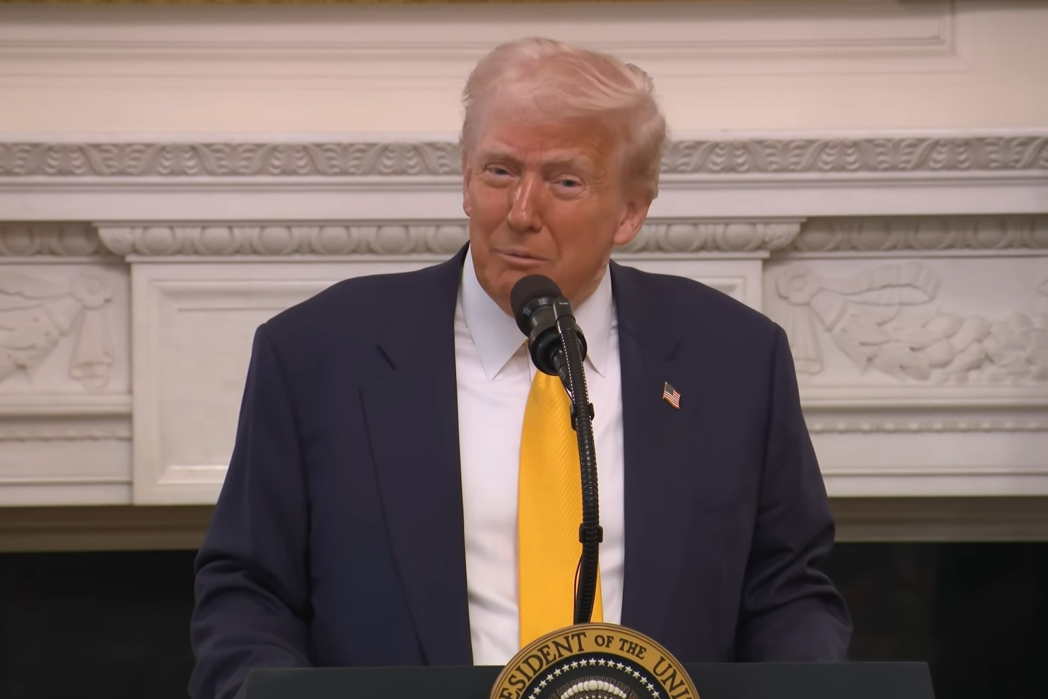 Ông Trump 'nói đùa' về chấm dứt xung đột, Ukraine cảnh báo nguy cơ hạt nhân