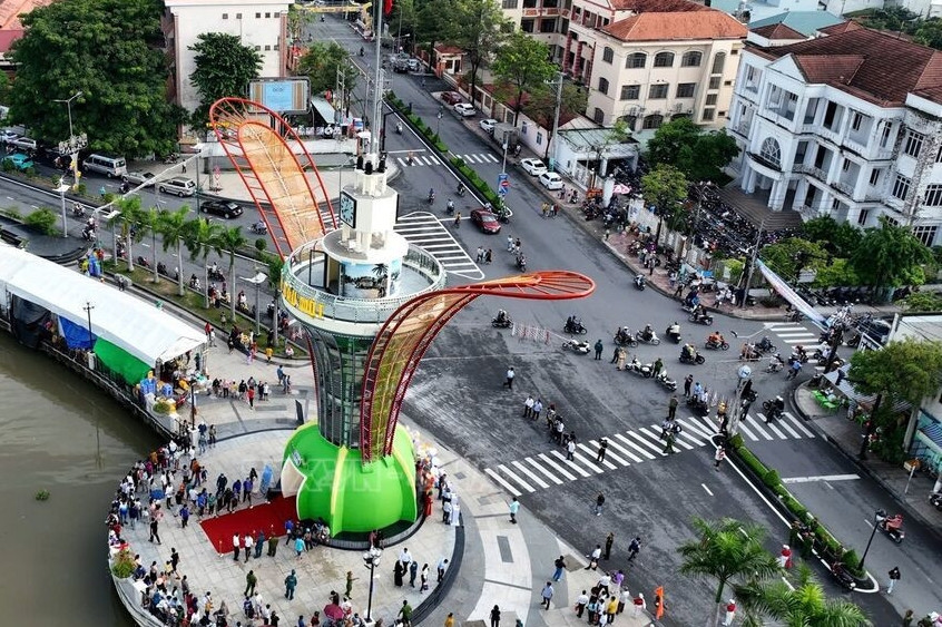 Top 10 tỉnh, thành phố người dân kiếm tiền giỏi nhất nước