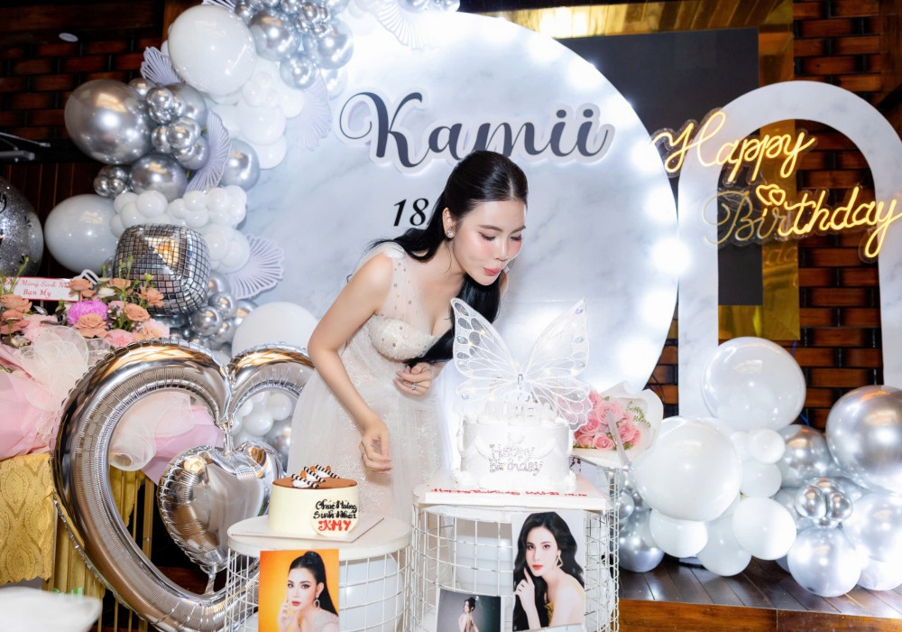 batch_Á HẬU KÊ KIM KHOẺ NTK TOMMY NGUYỄN (1).jpg
