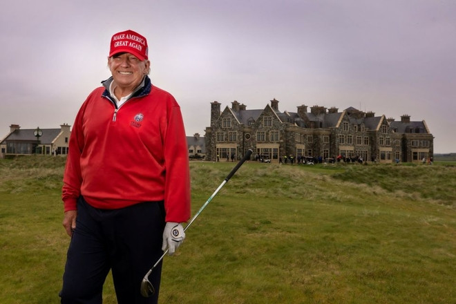 Các sân golf của ông Trump liên tiếp bị phá hoại