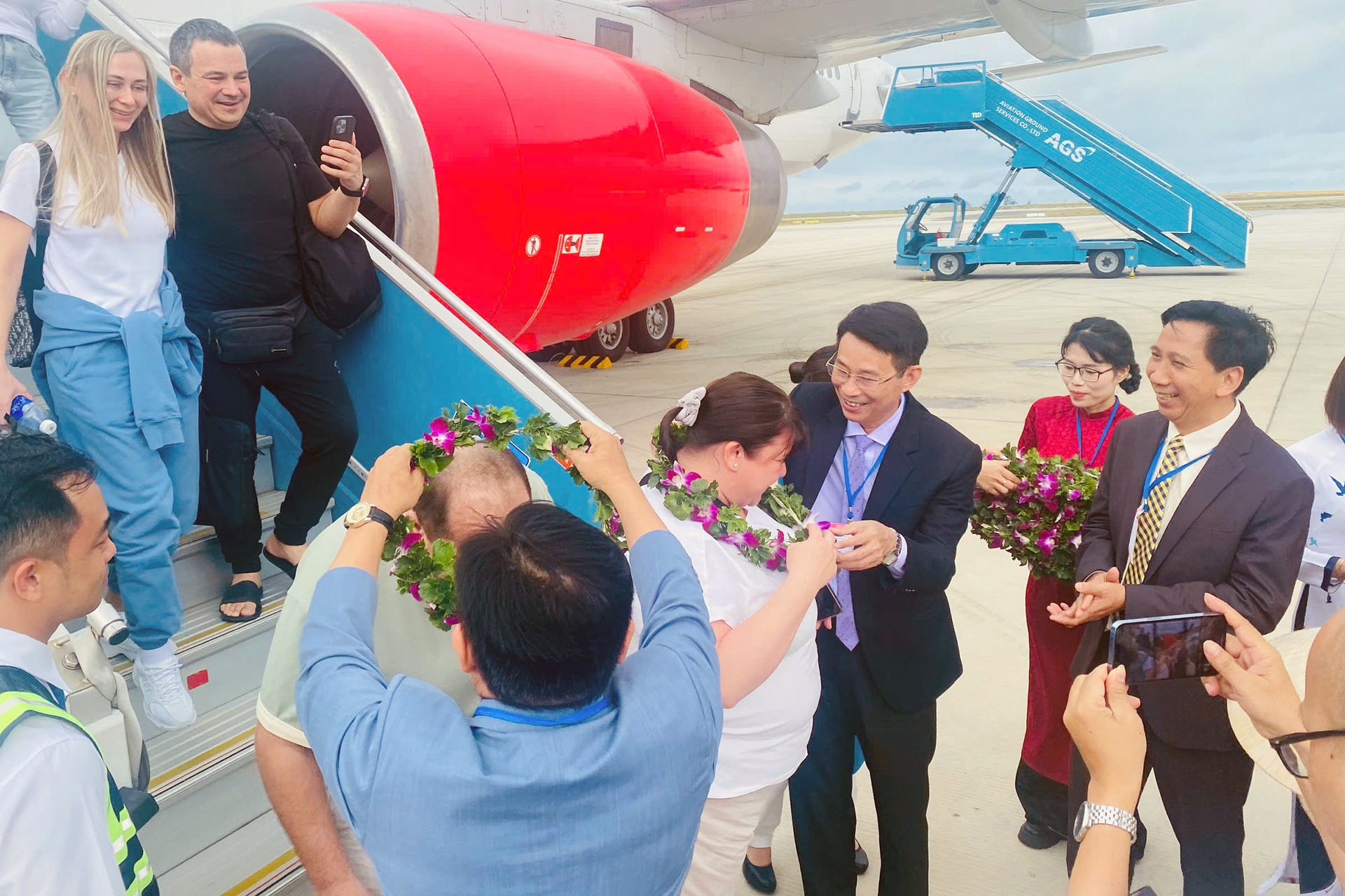 Hơn 230 khách Nga đến Nha Trang bằng chuyến bay thẳng