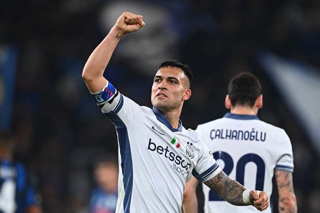 Inter đả bại Atalanta trong ‘cơn mưa’ thẻ đỏ