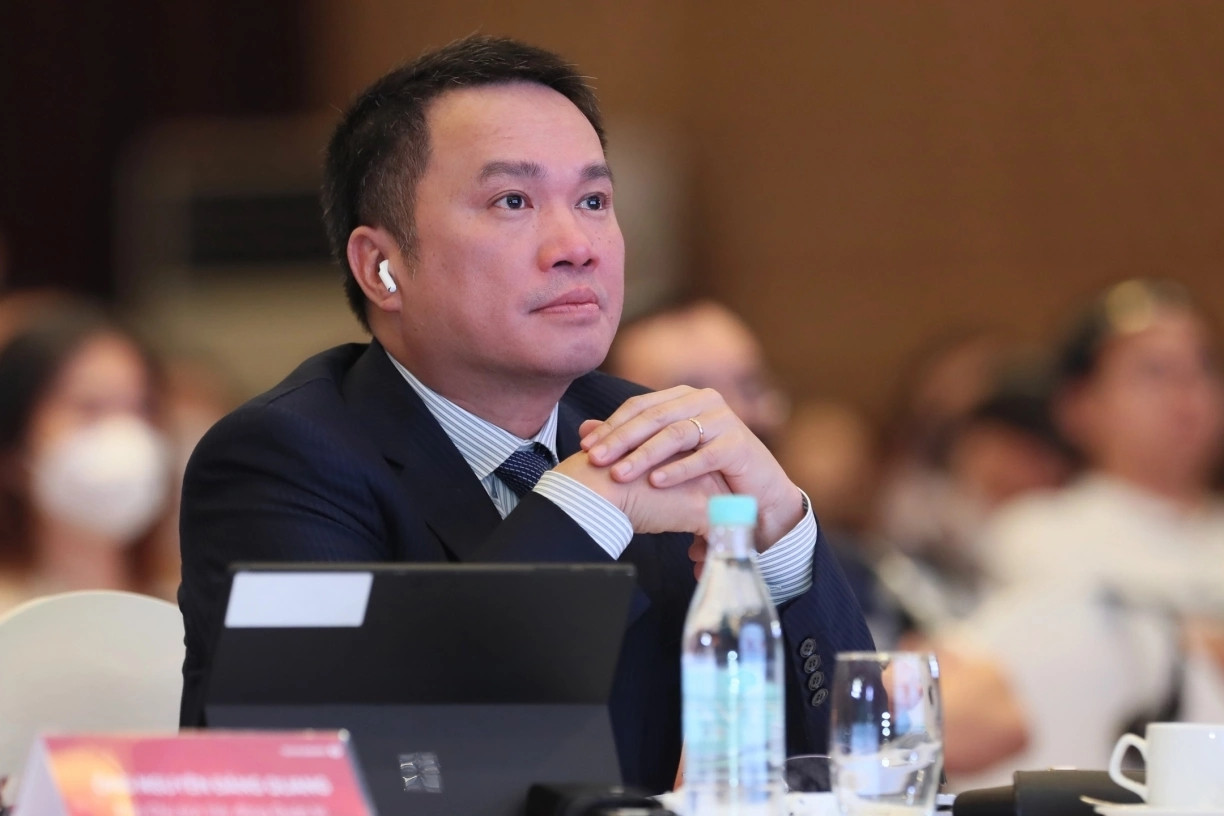 Lương duyên gia đình tỷ phú USD Hồ Hùng Anh với 'ông lớn' bất động sản